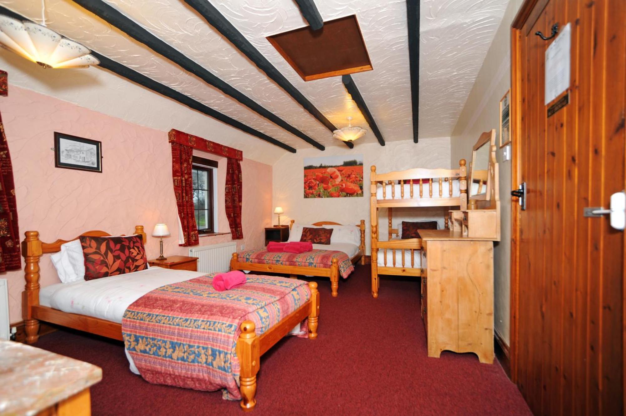קלובלי The West Country Inn מראה חיצוני תמונה