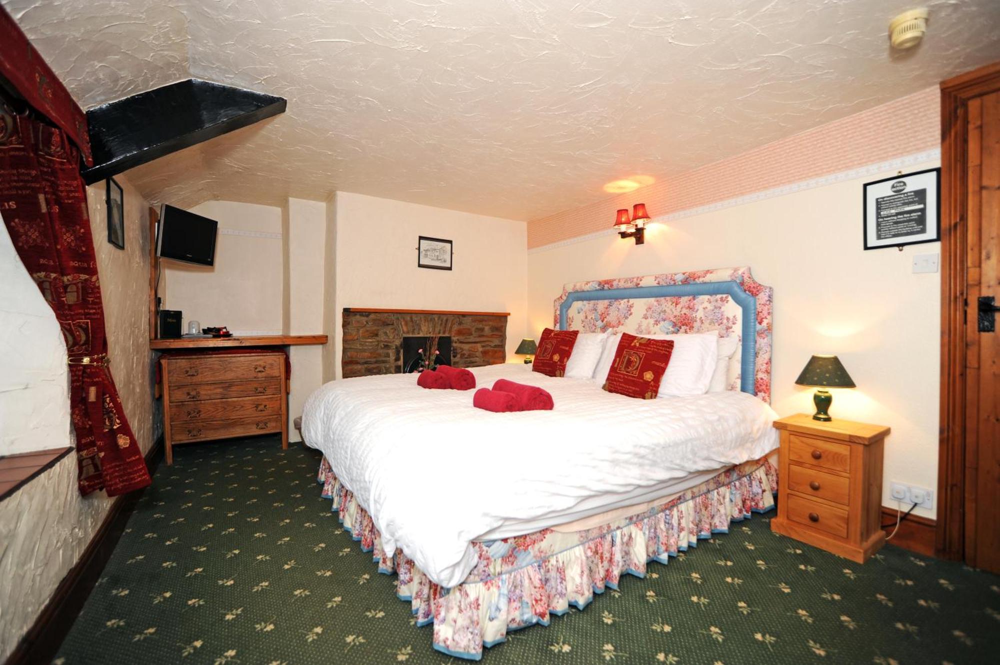 קלובלי The West Country Inn מראה חיצוני תמונה